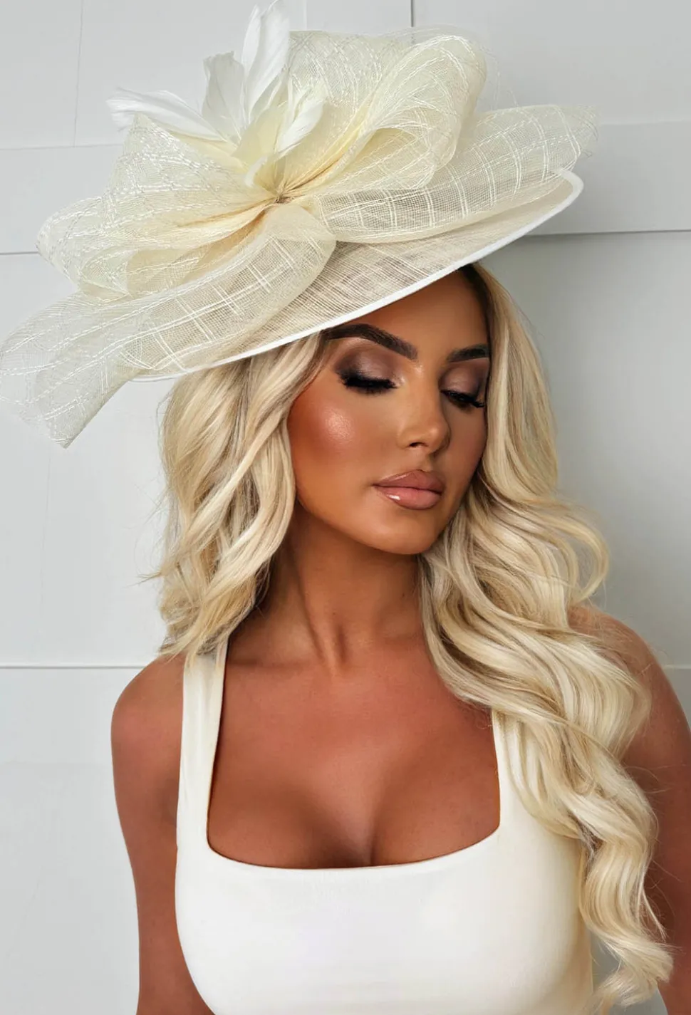 Cosmo Chic Cream Floral Bow Detail Fascinator