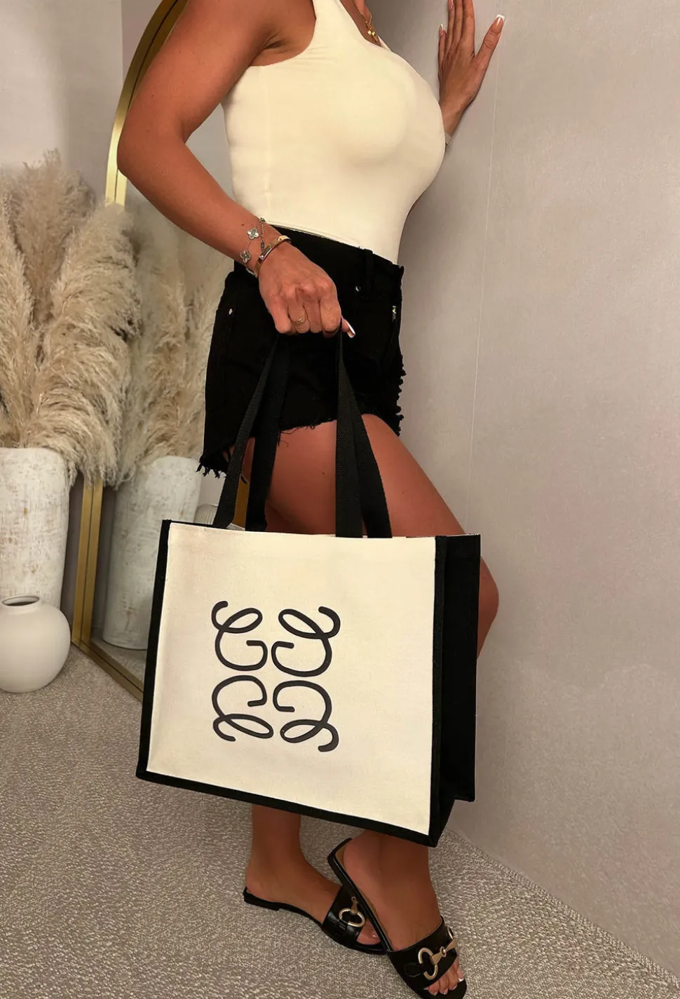 Highest Standards Natural Pattern Detail Tote Bag